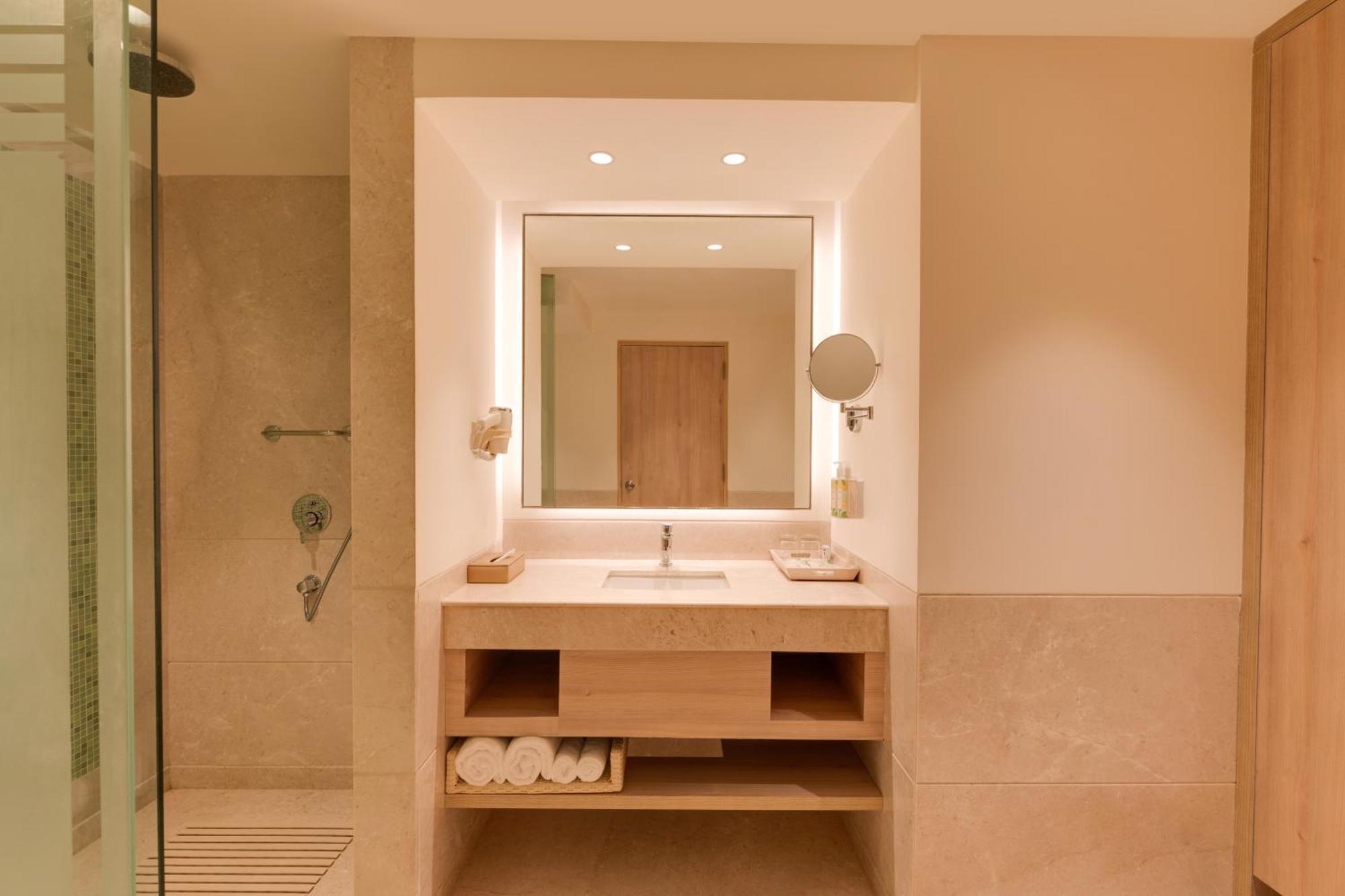 Lemon Tree Premier Hitec City Hyderabad Bagian luar foto